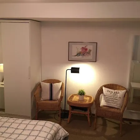 Ferienwohnung Am Hang, Souterrain Apartman